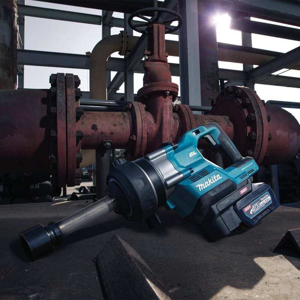 MAKITA TW010GZ - 40V Max XGT Brushless 1" Long Anvil High Torque Impact Wrench - Tool Only
