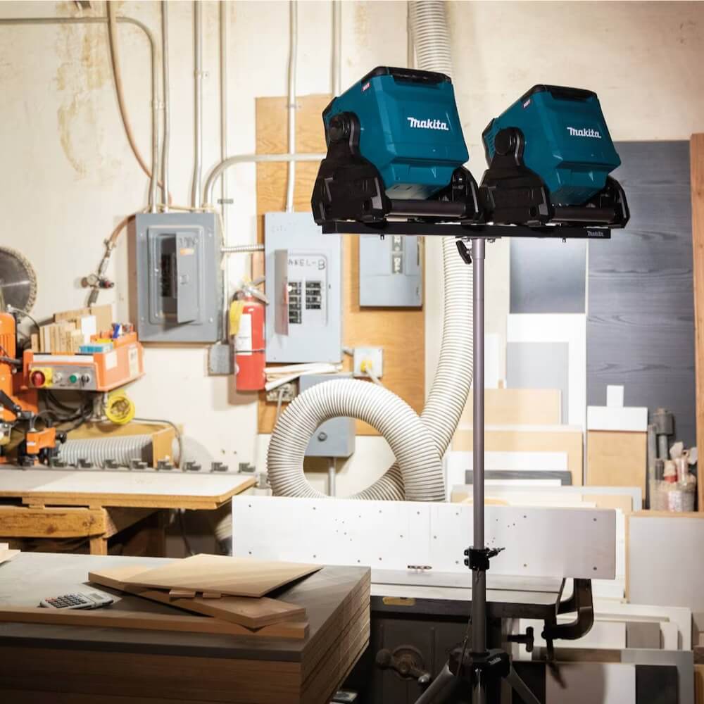 MAKITA ML005GX - 40V max XGT / 18V LXT Cordless L.E.D. Work Light with Lamp Shade