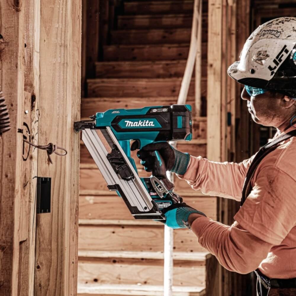 MAKITA BN001GZ01 - 40V Max XGT Brushless 3-1/2" Framing Nailer - Tool Only