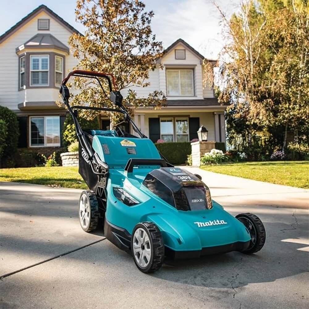 MAKITA DLM538CT4 - 36V (18Vx2) LXT Brushless 21" Lawn Mower Kit