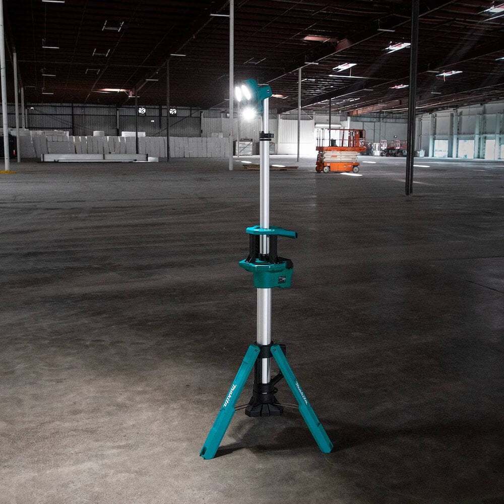 MAKITA DML814 - 18V LXT Lithium-Ion Cordless Tower Light, Spot/Flood