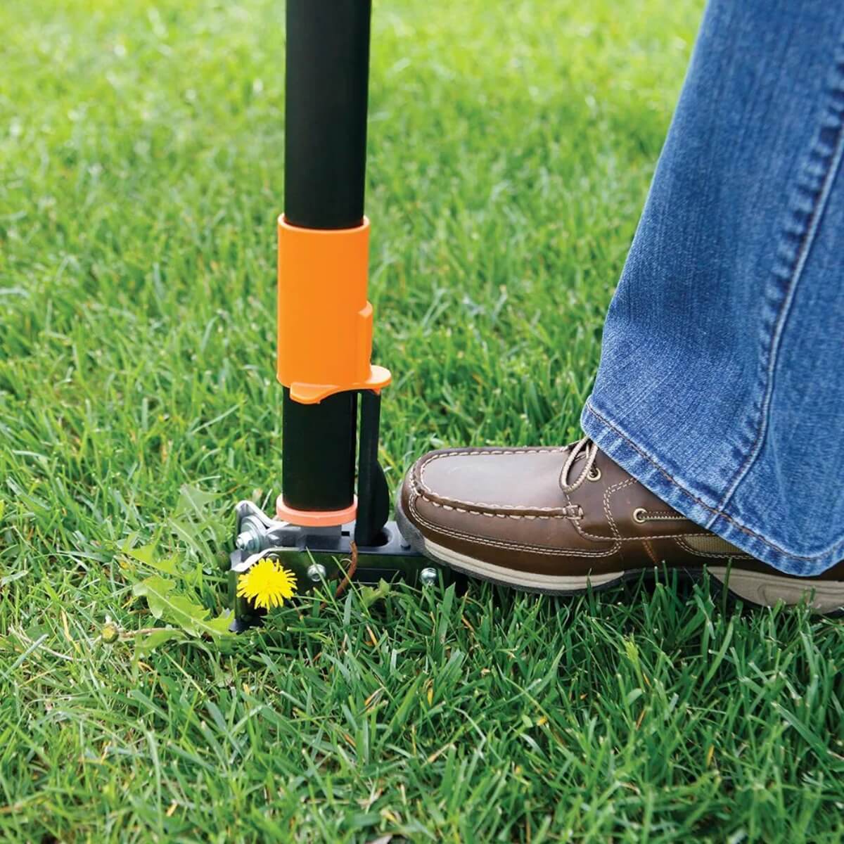 Fiskars FSK-7880 Stand-up Weeder - 3 Claw - 39 in.