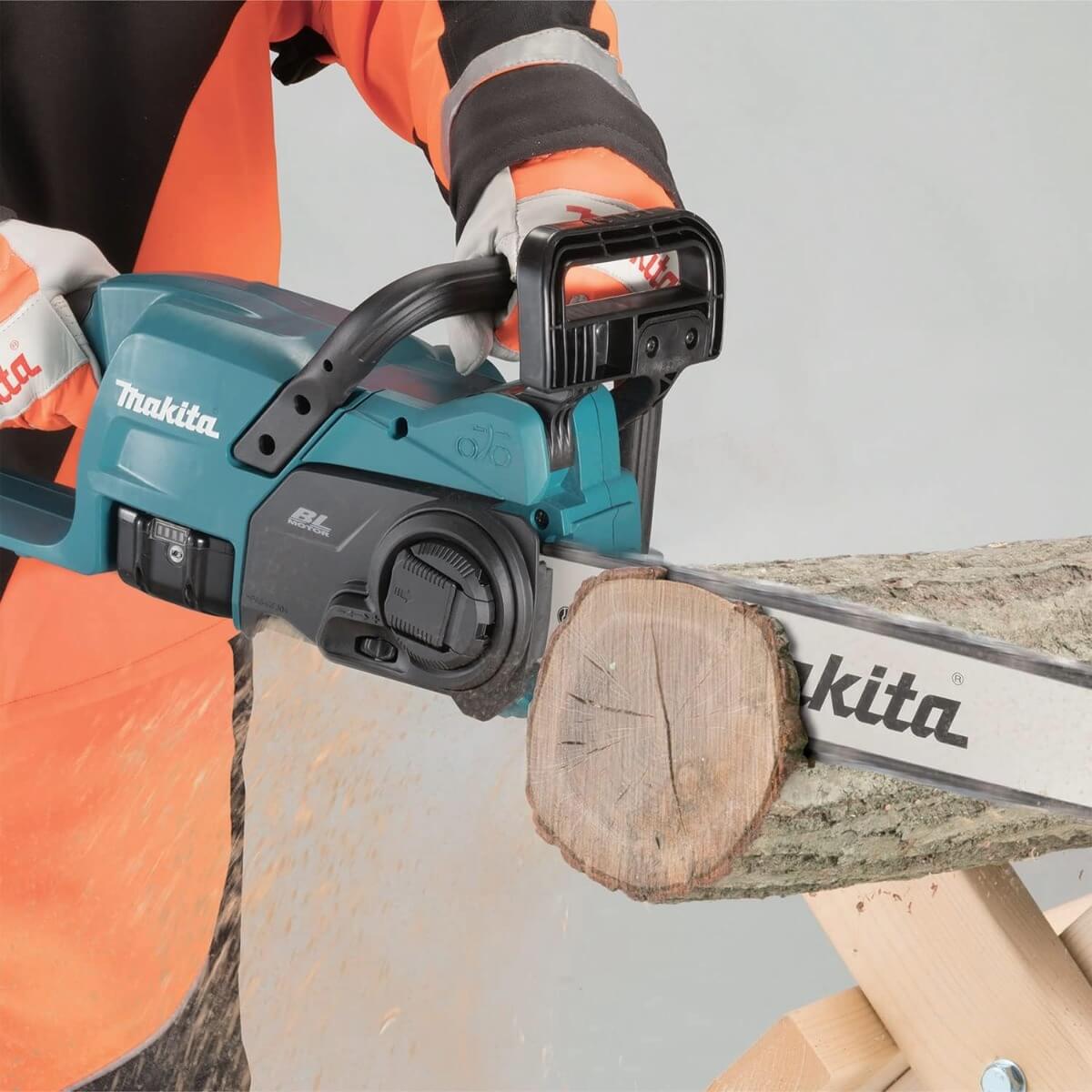 Makita DUC407RTX2 18V LXT Brushless 16" Rear Handle Chainsaw, 5.0Ah Kit