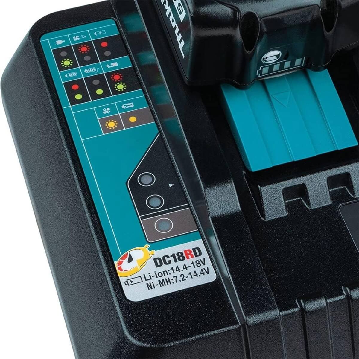 Makita Y-00315 18V LXT 2 x 4.0Ah Li-Ion Battery & Dual-Port Rapid Charger Kit