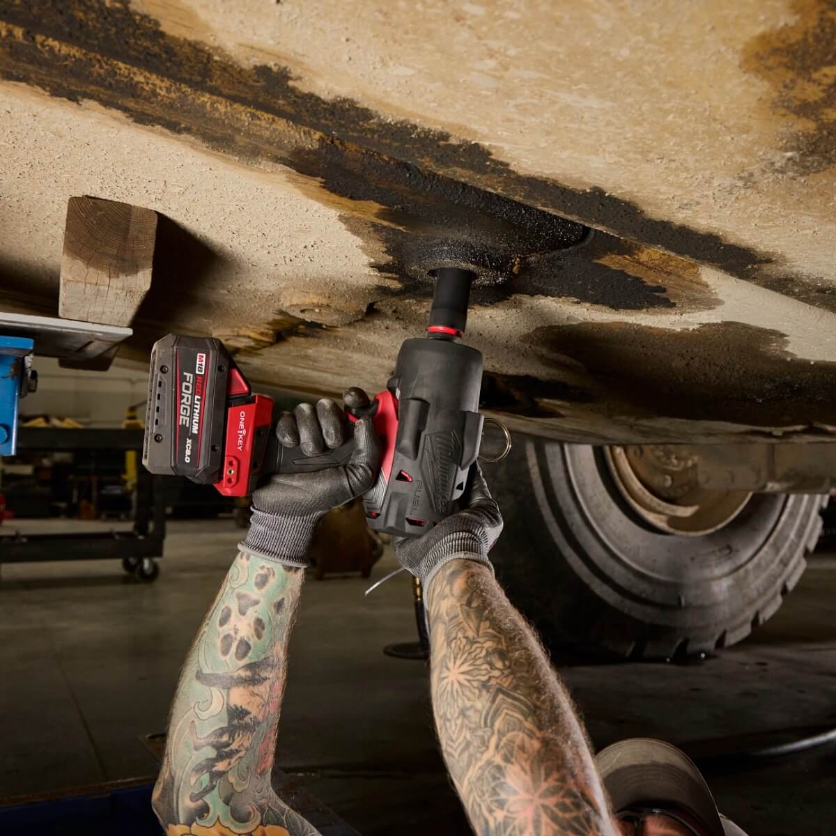 Milwaukee 49-16-2964 M18 FUEL 3/4" High Torque Impact Wrench w/ ONE-KEY Protective Boot
