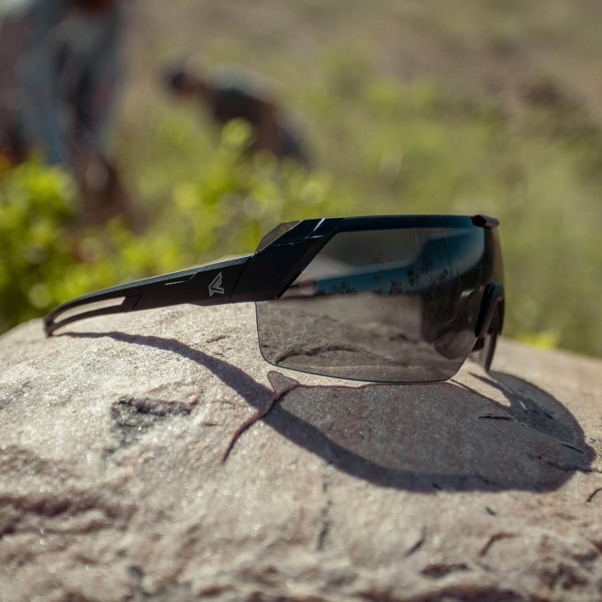 EDGE MK116P - Makalu Polarized Safety Glasses - Black Frame / Smoke Lens
