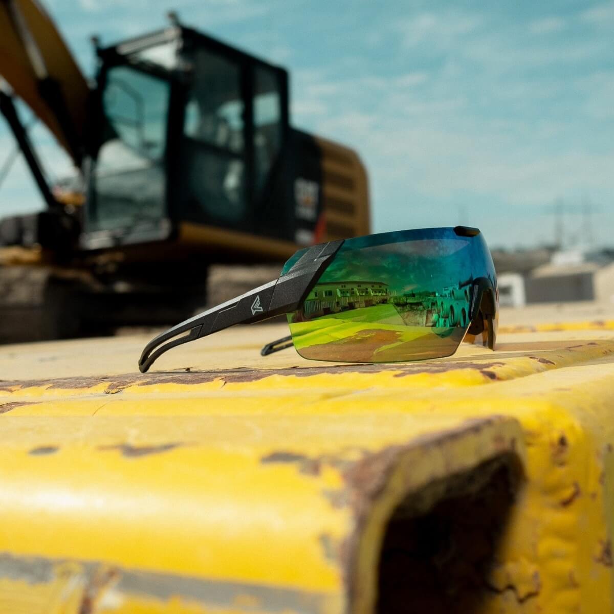 EDGE MK117MPAP - Makalu Matte Black Safety Glasses - Polarized Aqua Precision Green Mirror
