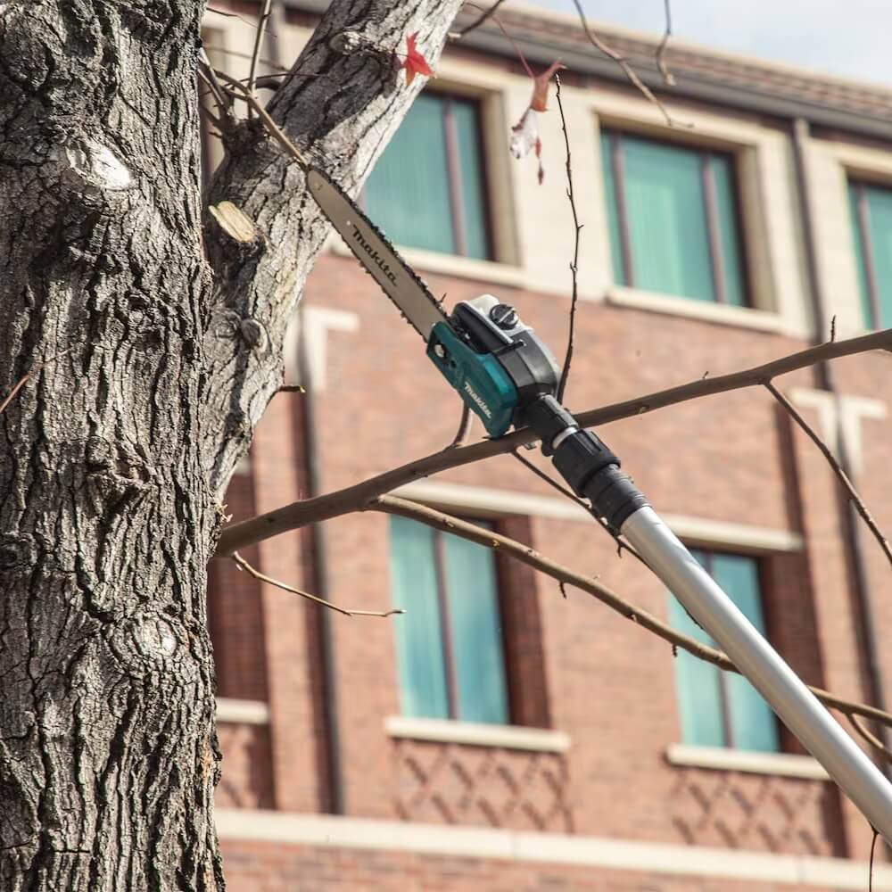 MAKITA DUA251Z - 36V (18V x2) LXT Brushless 10" Telescoping Pole Saw (Tool Only)