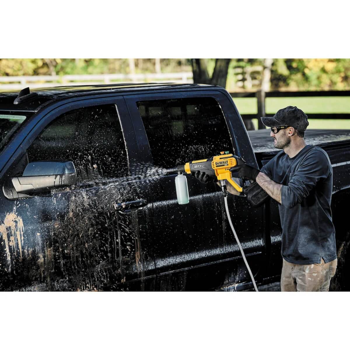 DEWALT DCPW550P1-CA - 20V MAX 550 PSI Cordless Power Cleaner Kit