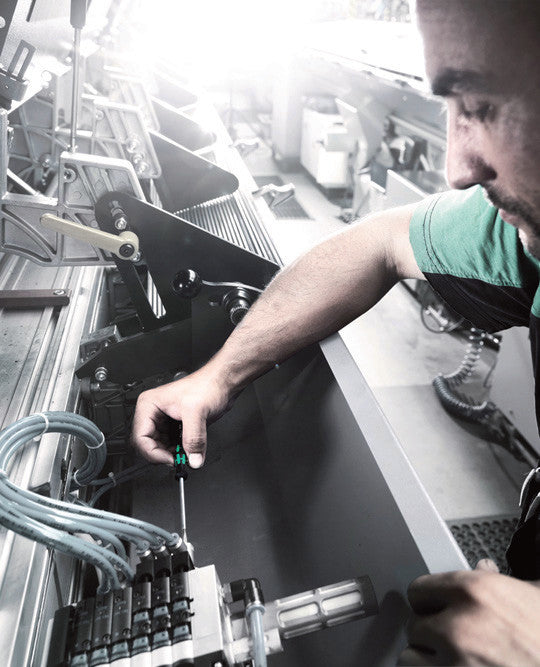 Wera 073675  -  Kraftform Micro 12 Universal Screwdriver Set - Wise Line Tools