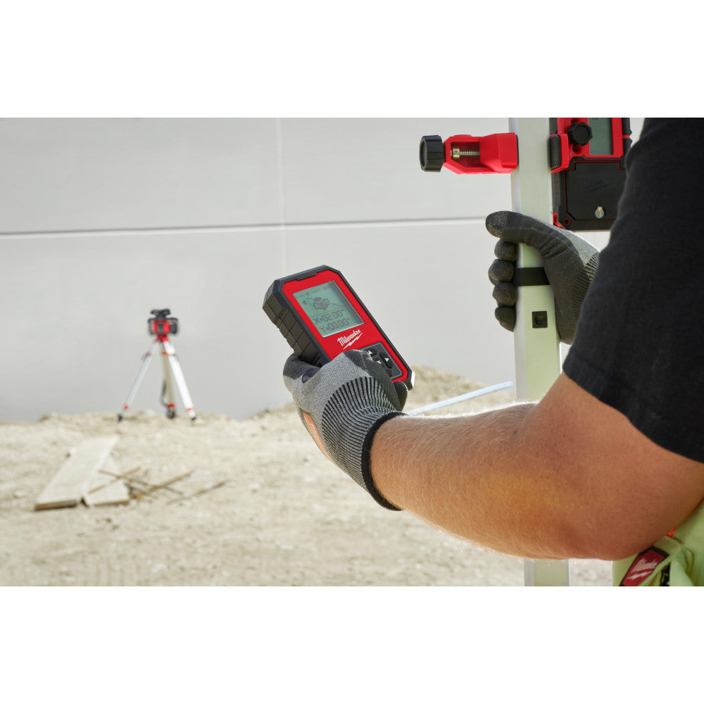 Milwaukee 3704-21 - M18™ Red Exterior Dual Slope Rotary Laser Level Kit w/ Receiver & Remote