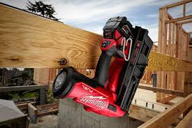 Milwaukee 2745-20 - M18 FUEL™ 30 Degree Framing Nailer