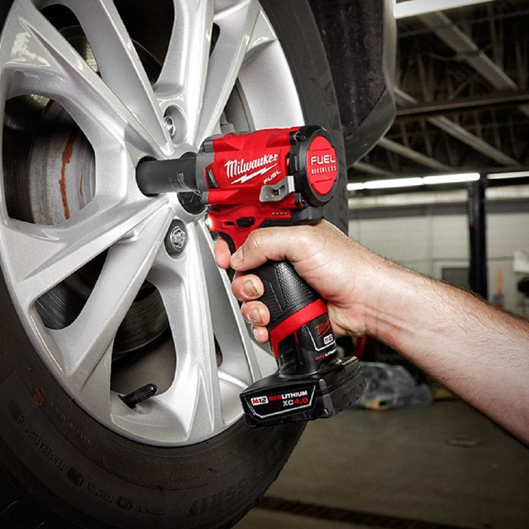 Milwaukee 2555P-22 M12 FUEL 1/2" Stubby Impact Wrench Kit with Pin Detent
