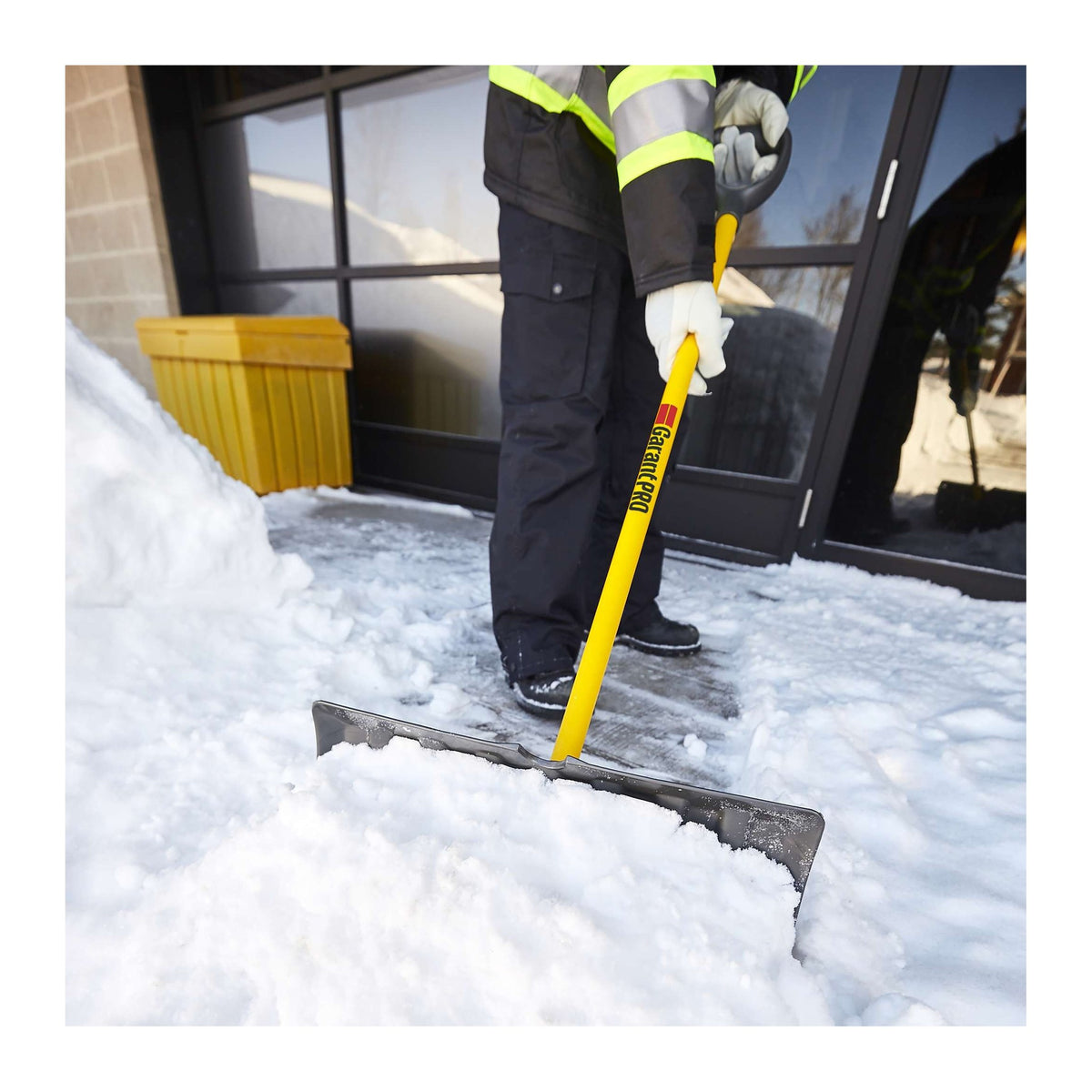 Garant GIPP21FKDR 21-Inch Snow Pusher With Steel Wear Strip