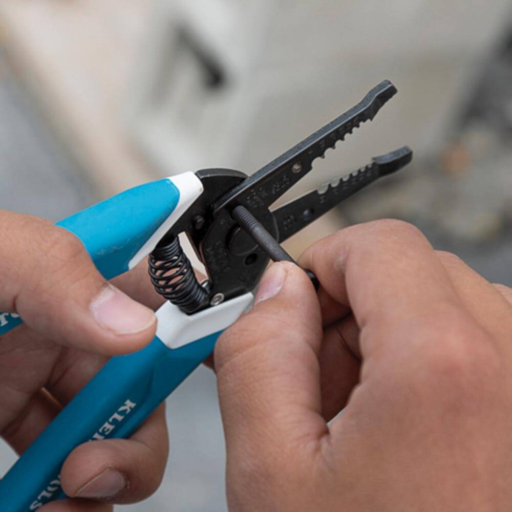 KLEIN KLE-K11095 - Klein-Kurve® Wire Stripper/Cutter 8-20 AWG