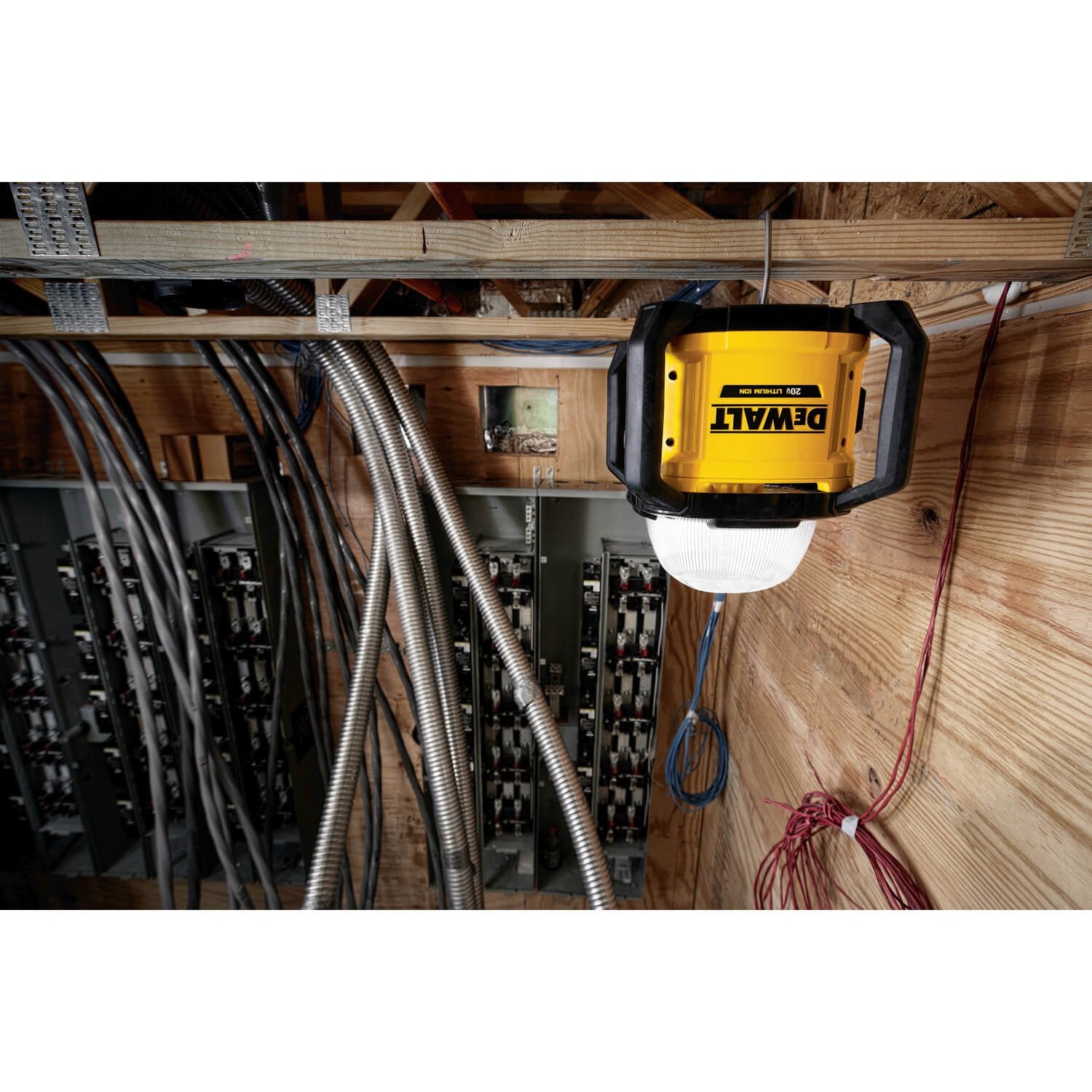 Lampe de travail sans fil polyvalente DEWALT DCL074-Tool Connect 20 V MAX* (outil uniquement)