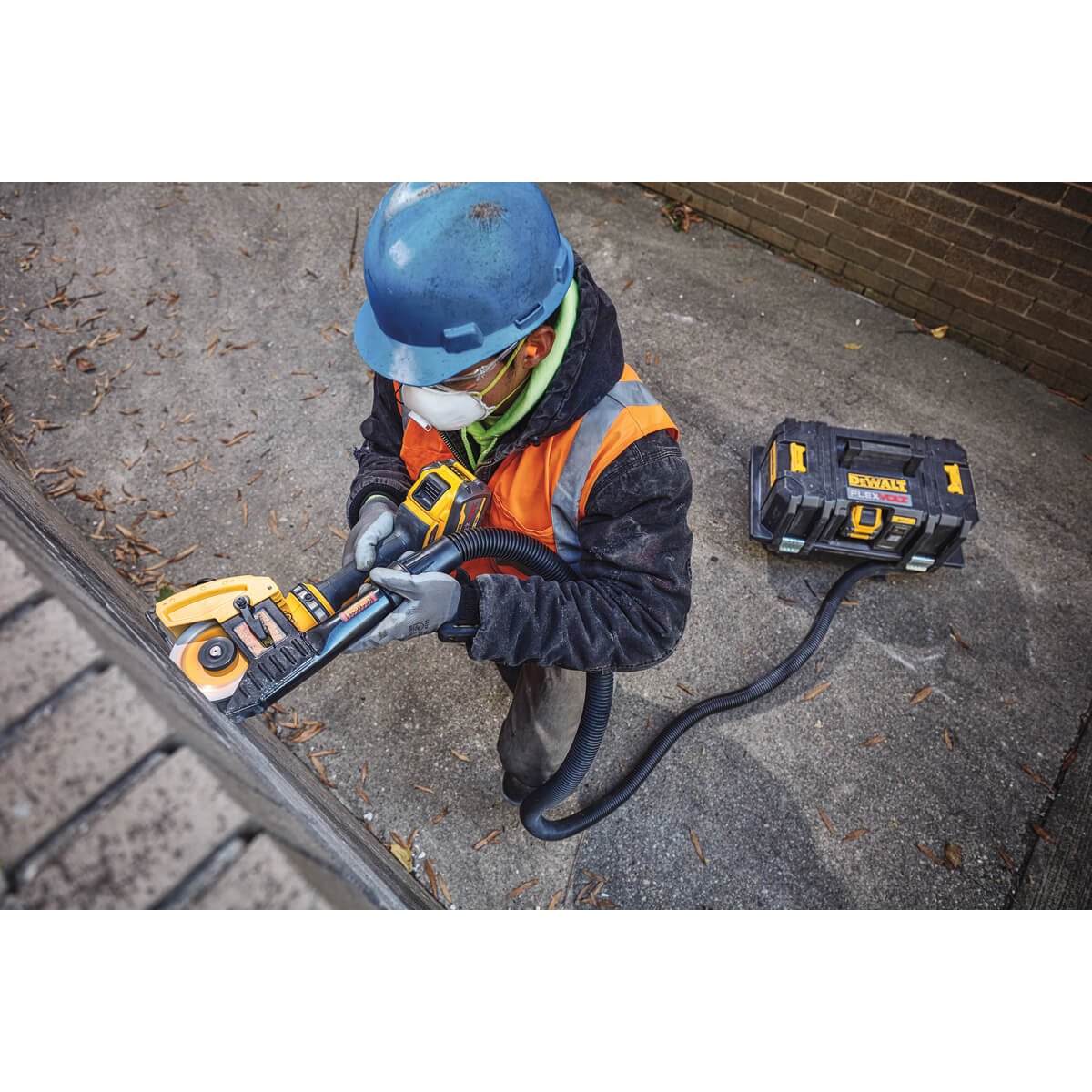 Meuleuse sans fil Dewalt DCG418X1 FLEXVOLT® 60 V MAX* sans balais 4-1/2 po à 6 po avec frein anti-rebond