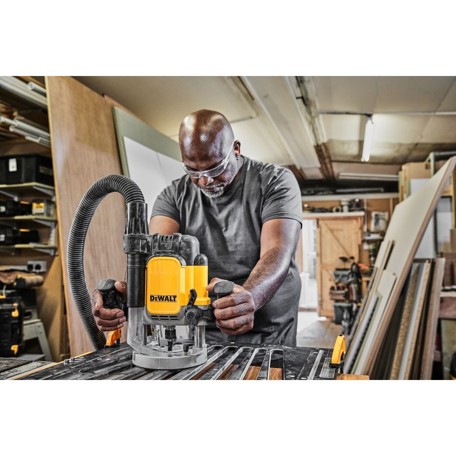 DEWALT DWE625-1/2" (12Mm) Plunge Router