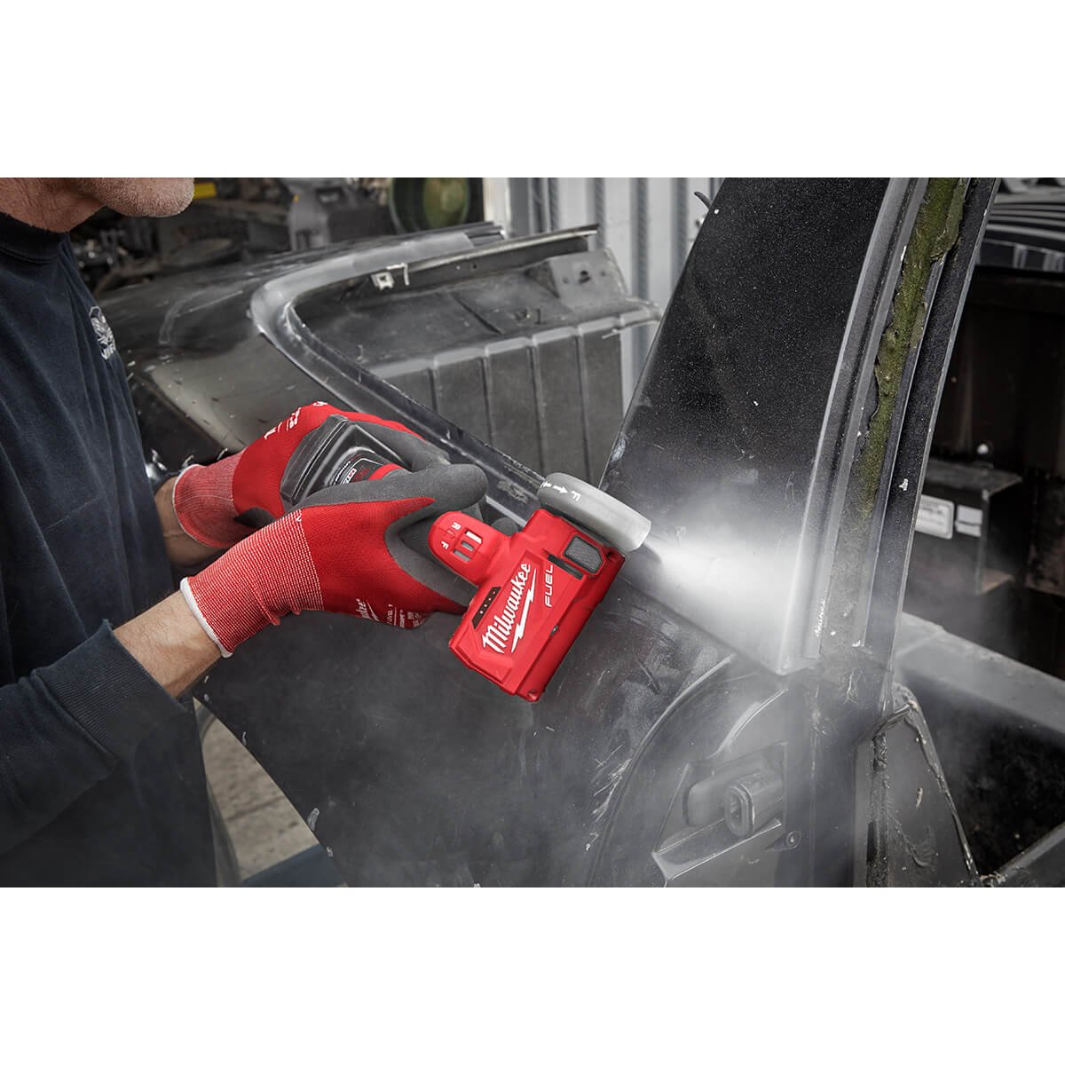 Milwaukee 2522-21XC - M12 FUEL™ 3" Compact Cut Off Tool - Kit