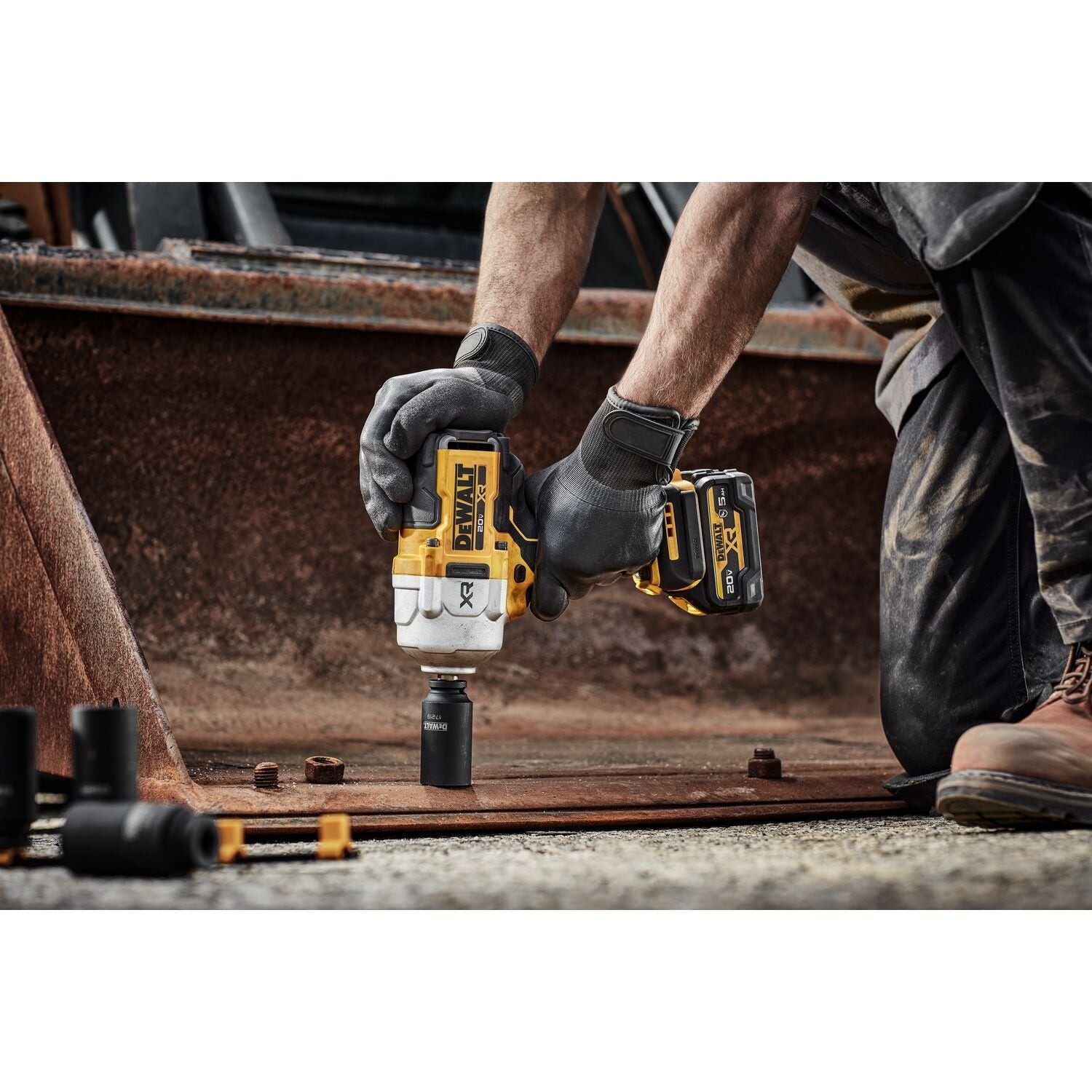 Dewalt  DCF961GP1 20V MAX* XR® Brushless Cordless 1/2 In High Torque Impact Wrench with Hog Ring Anvil Kit