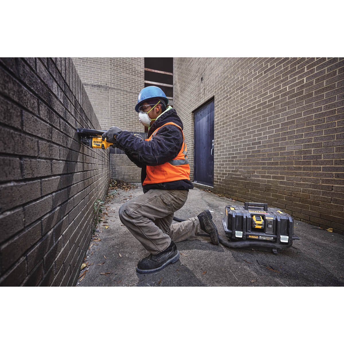 DEWALT DCG418X1 FLEXVOLT® 60V MAX* BRUSHLESS 4-1/2 IN. - 6 IN. CORDLESS GRINDER WITH KICKBACK BRAKE KIT