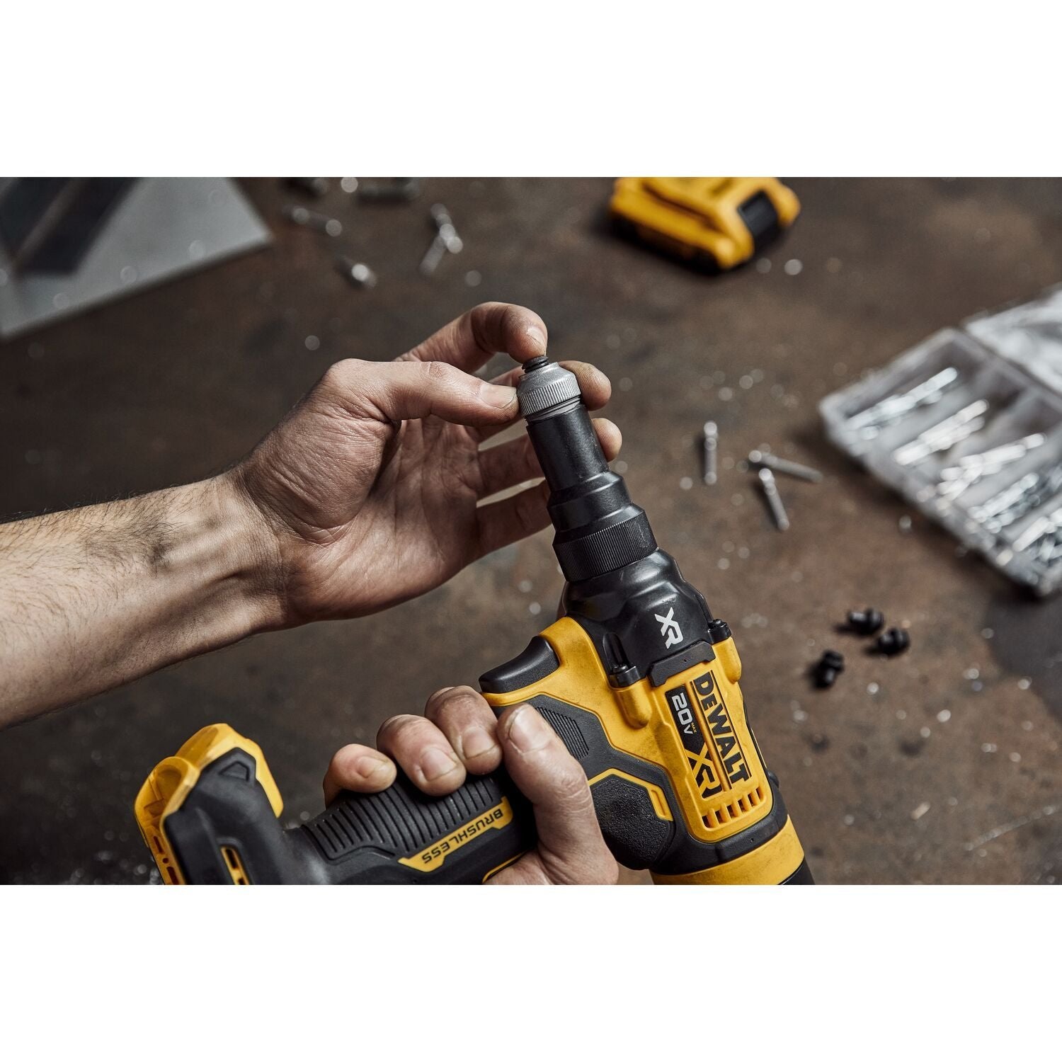 DEWALT DCF403D1-20V MAX* XR Brushless Cordless 3/16" Rivet Tool Kit