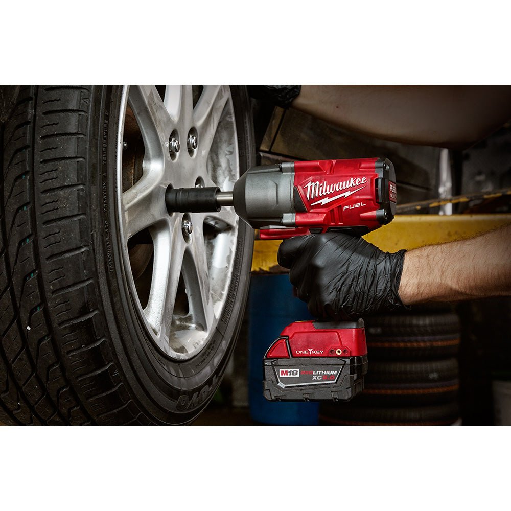 Milwaukee 2769-22 - M18 FUEL™ ½” Ext. Anvil Controlled Torque Impact Wrench w/ONE-KEY™ Kit