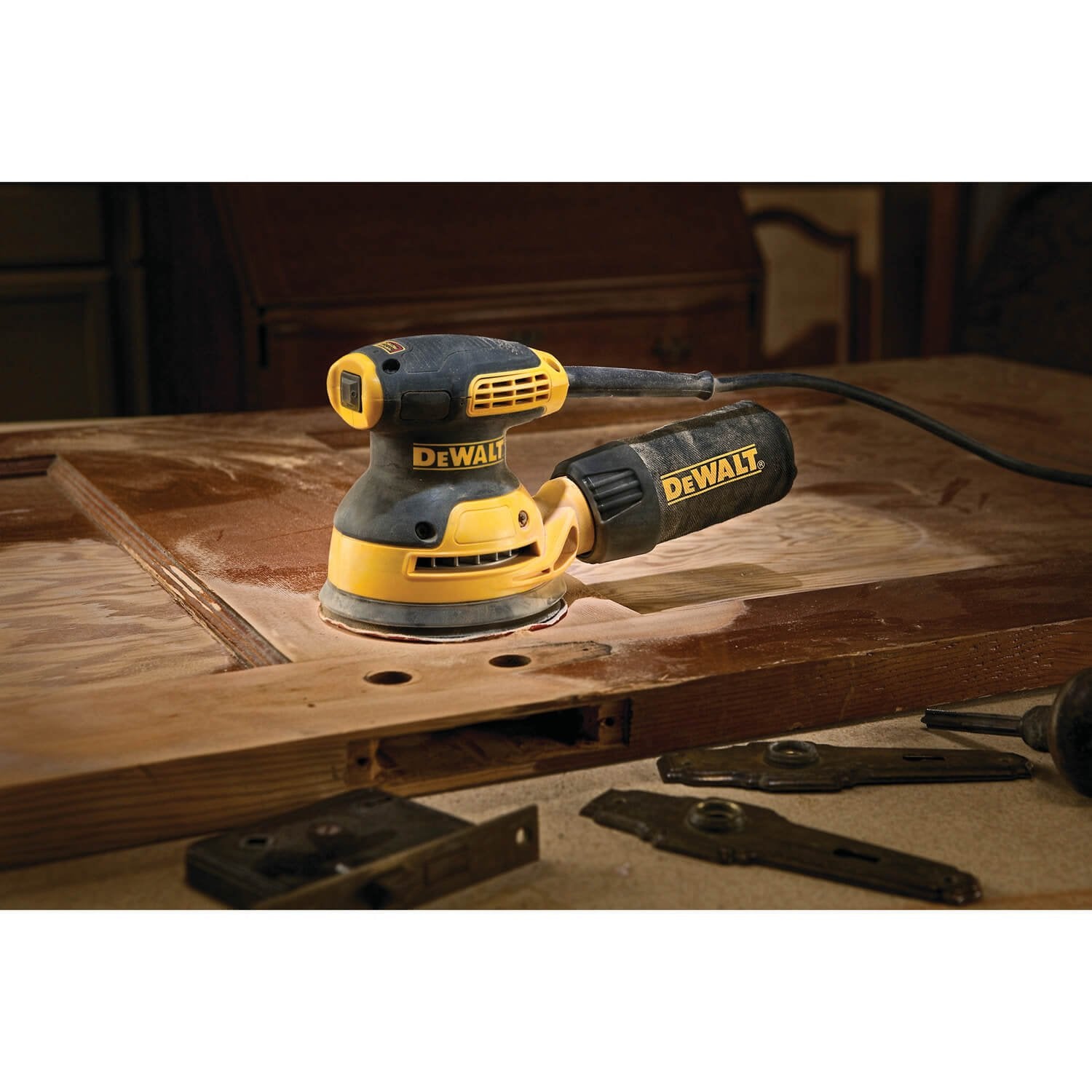 Ponceuse orbitale aléatoire DeWalt DWE6421 de 5 pouces en hauteur et en longueur