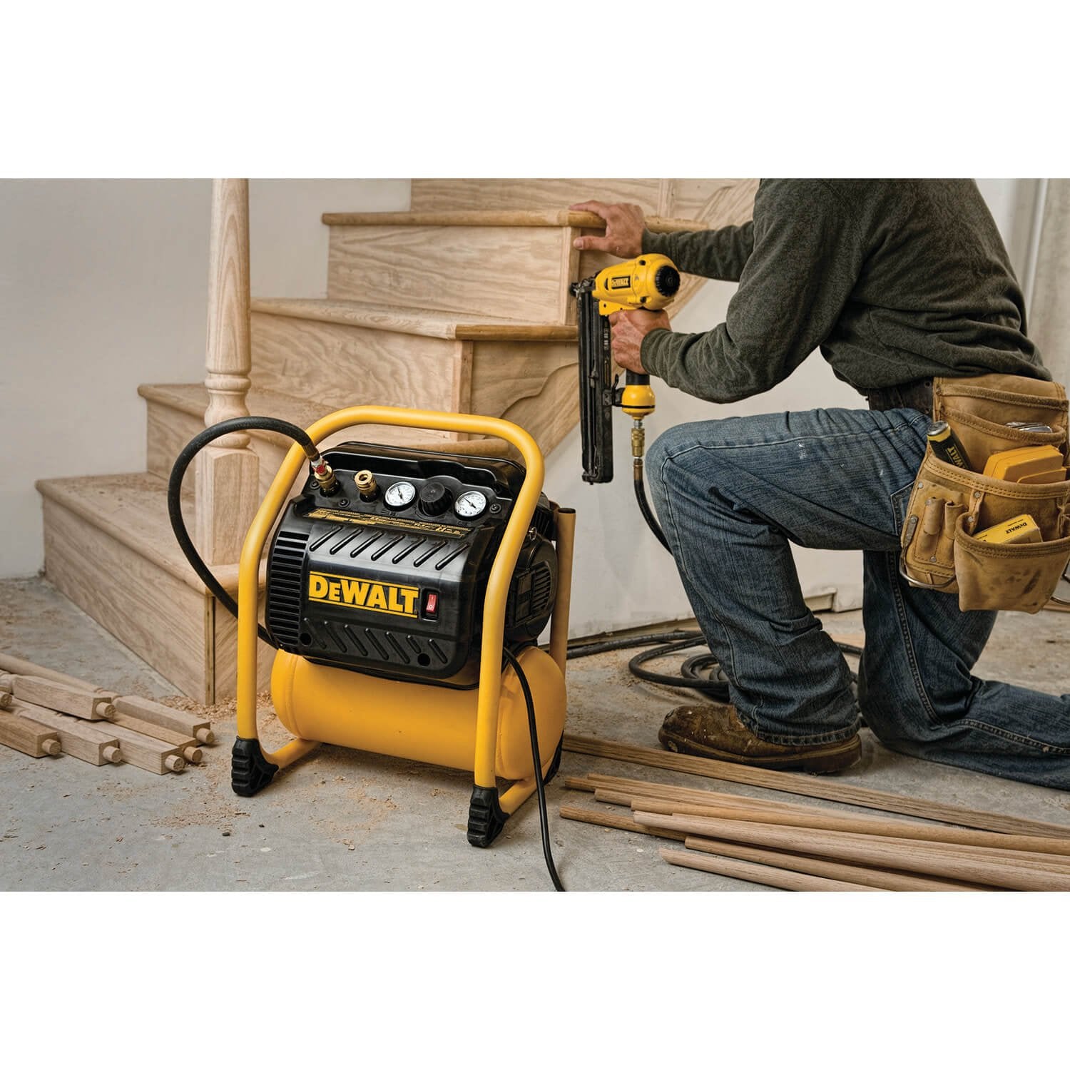 DEWALT DWFP55130-Luftkompressor für Zierleisten, 200 Psi max, leiser Betrieb