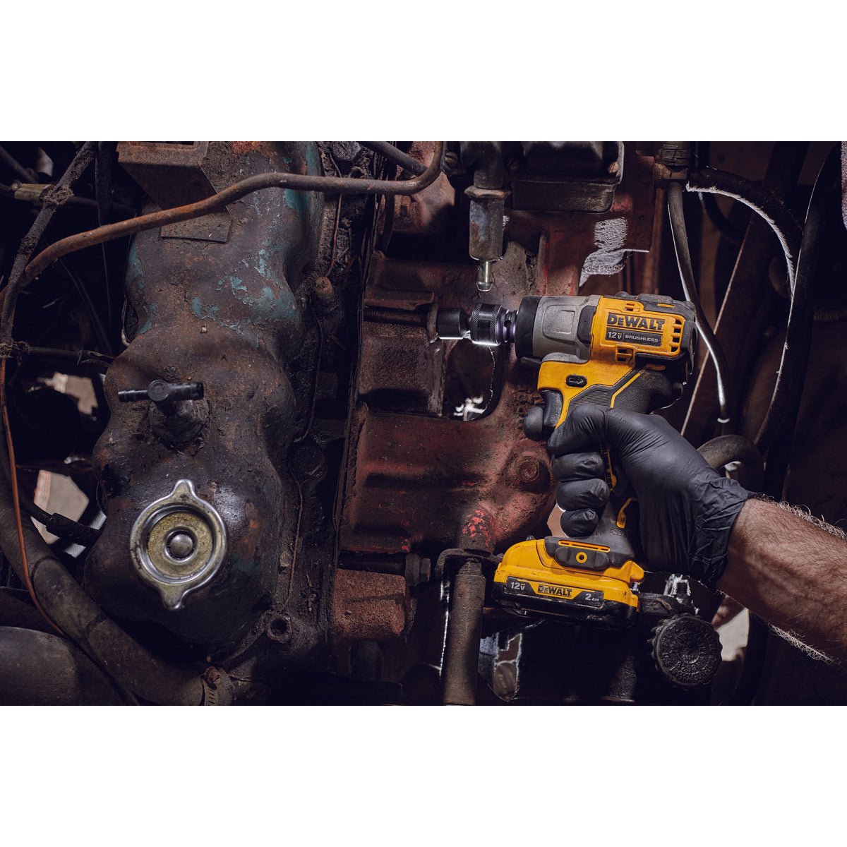 DEWALT DCF902B-12V MAX* XTREME Akku-Schlagschrauber-Set, bürstenlos, 3/8 Zoll (1) Lithium-Ionen-Akku mit Ladegerät