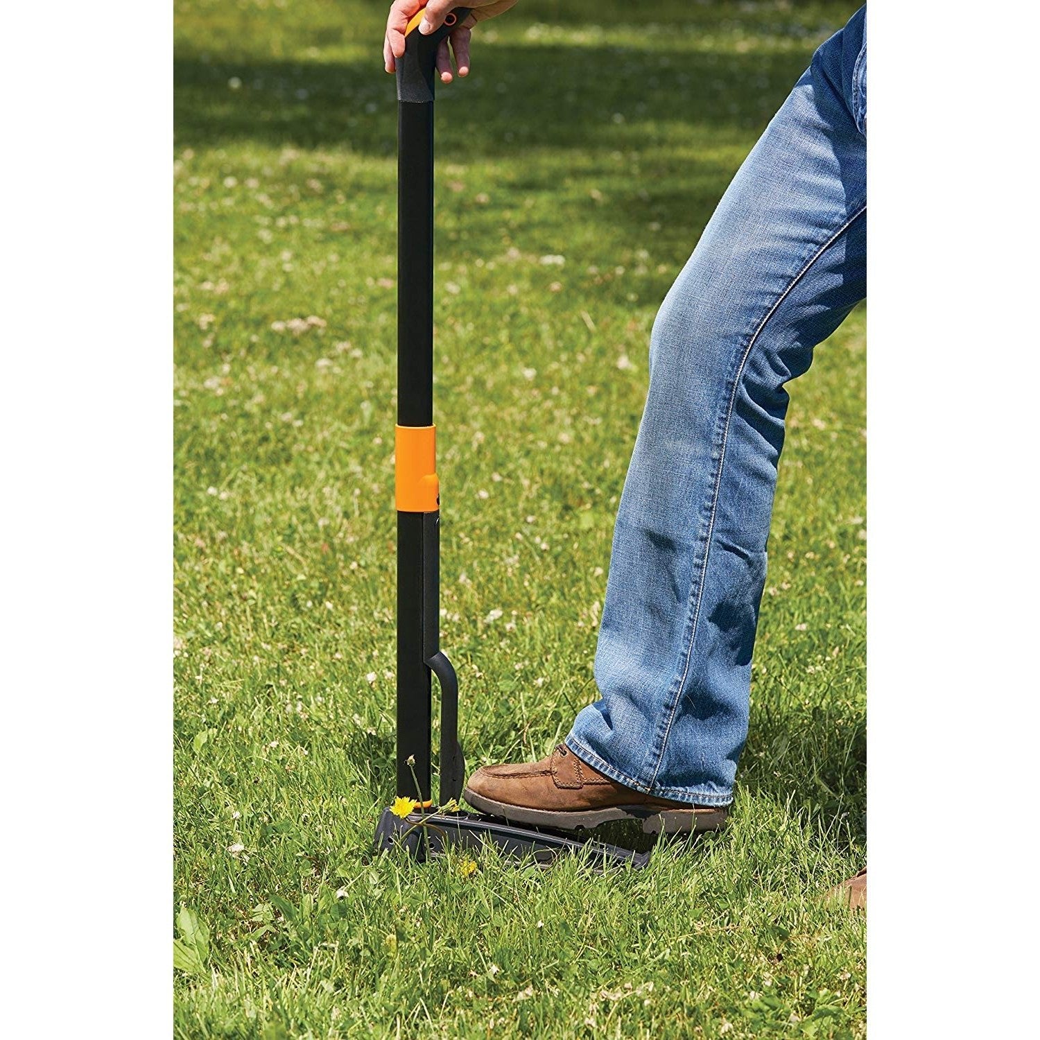 Fiskars 78806946B 39" 3-Claw Weeder, 1-Pack, Black/Orange