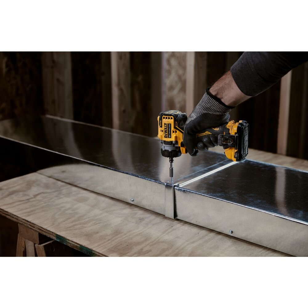 KIT PERCEUSE-VISSEUSEUSE 5-EN-1 SANS FIL 12 V MAX* DEWALT DCD703F1 XTREME™