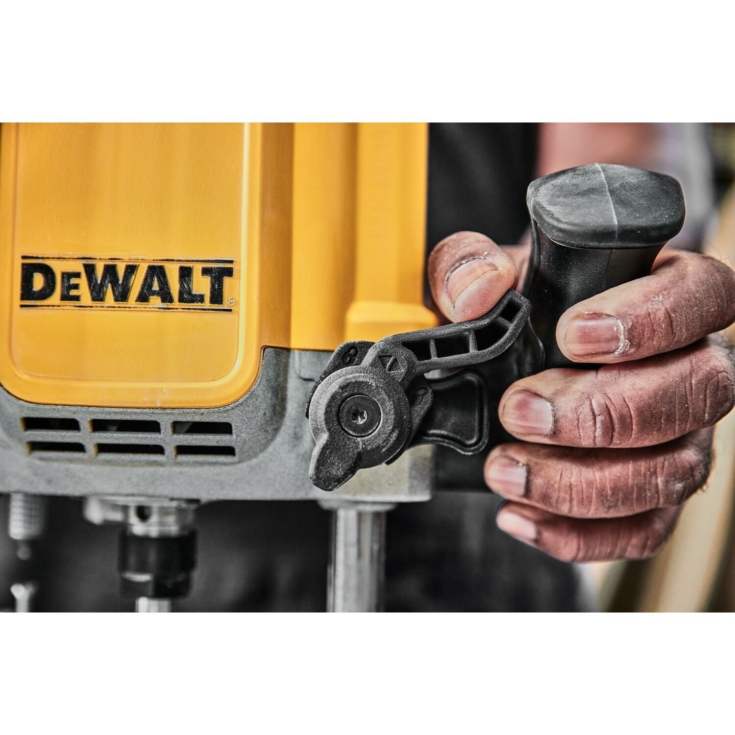 Défonceuse plongeante DEWALT DWE625-1/2" (12 mm)