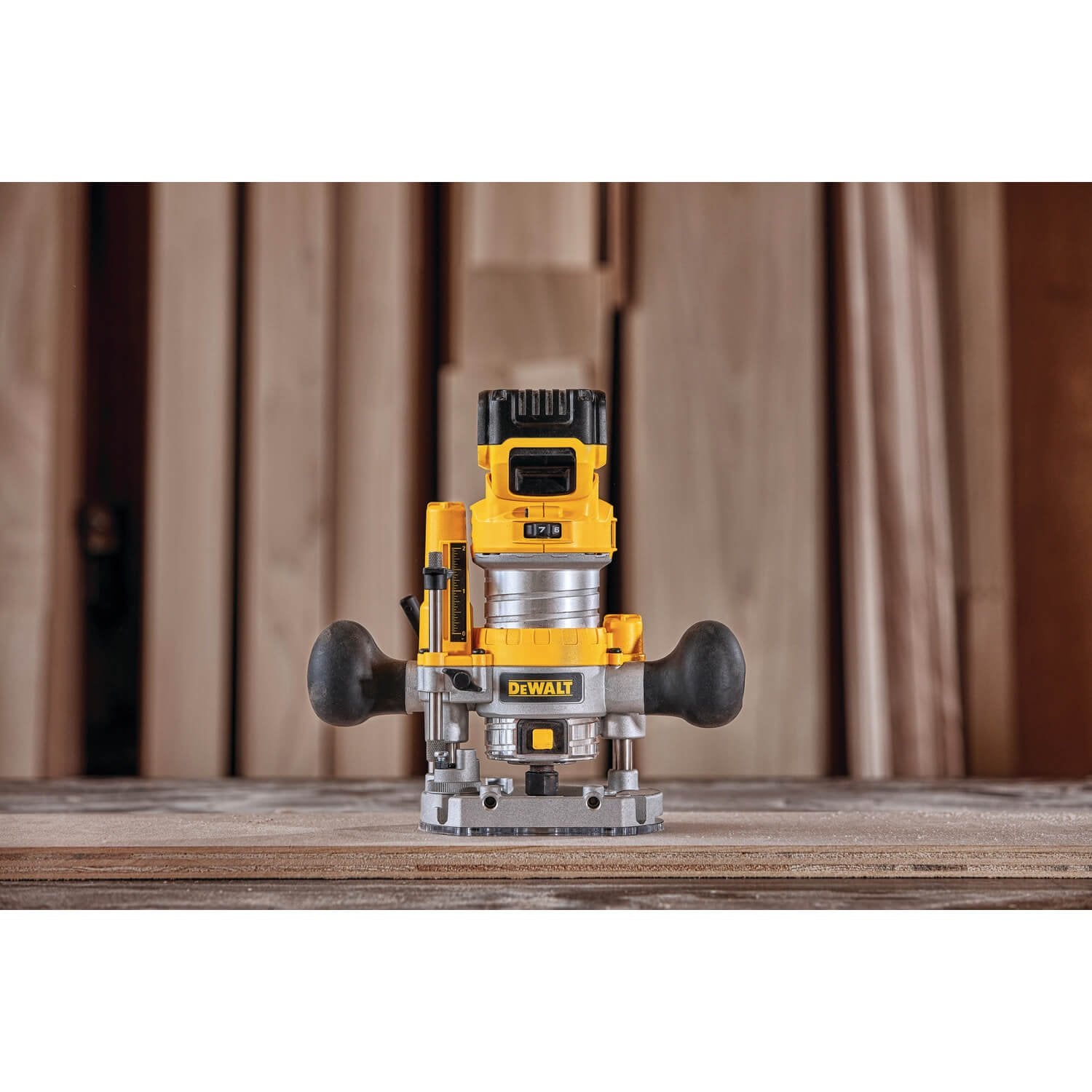 Dewalt DCW600B 20V MAX COMPACT ROUTER