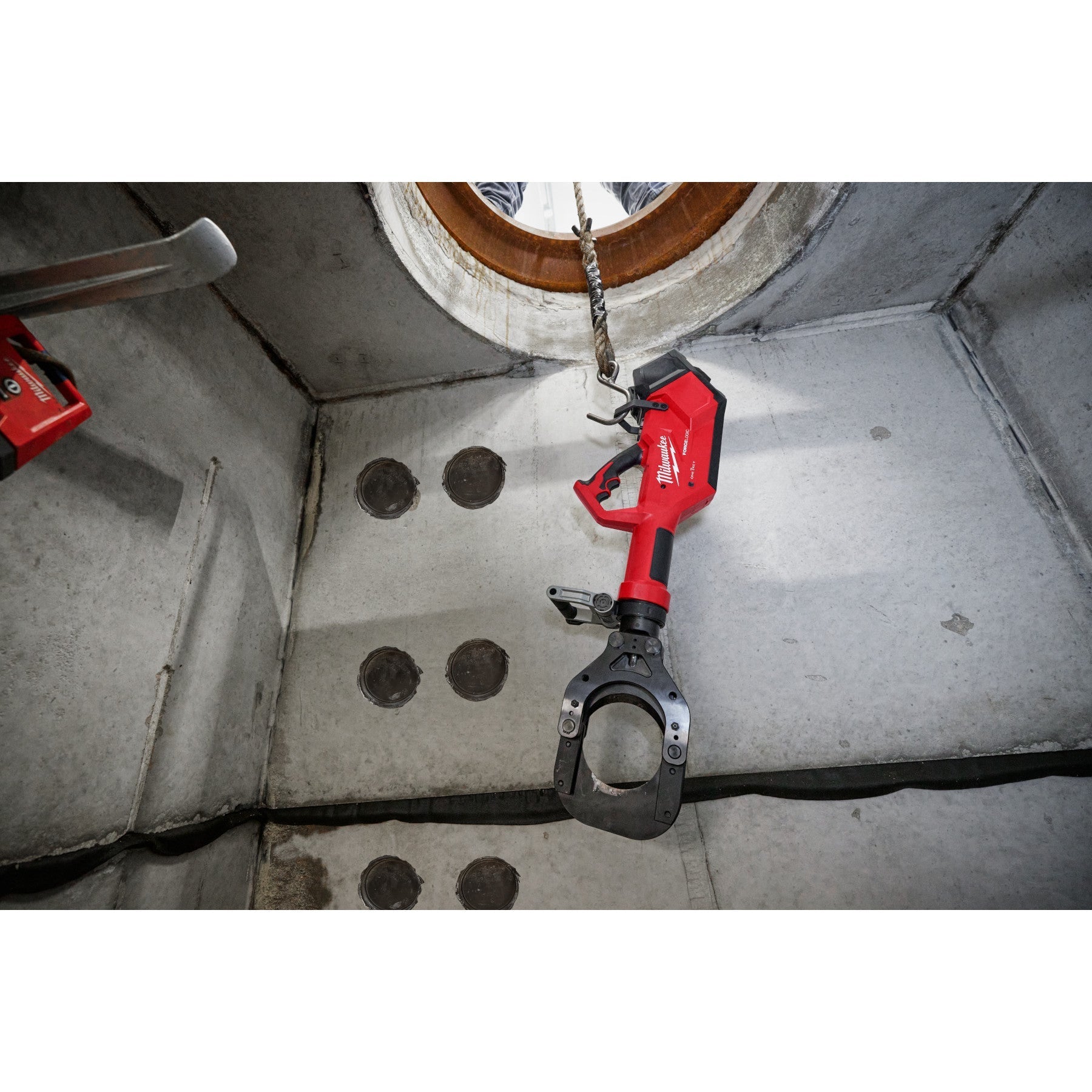 Milwaukee 2875R-21 M18 FORCE LOGIC 5" Underground Cable Cutter Kit with Wireless Remote