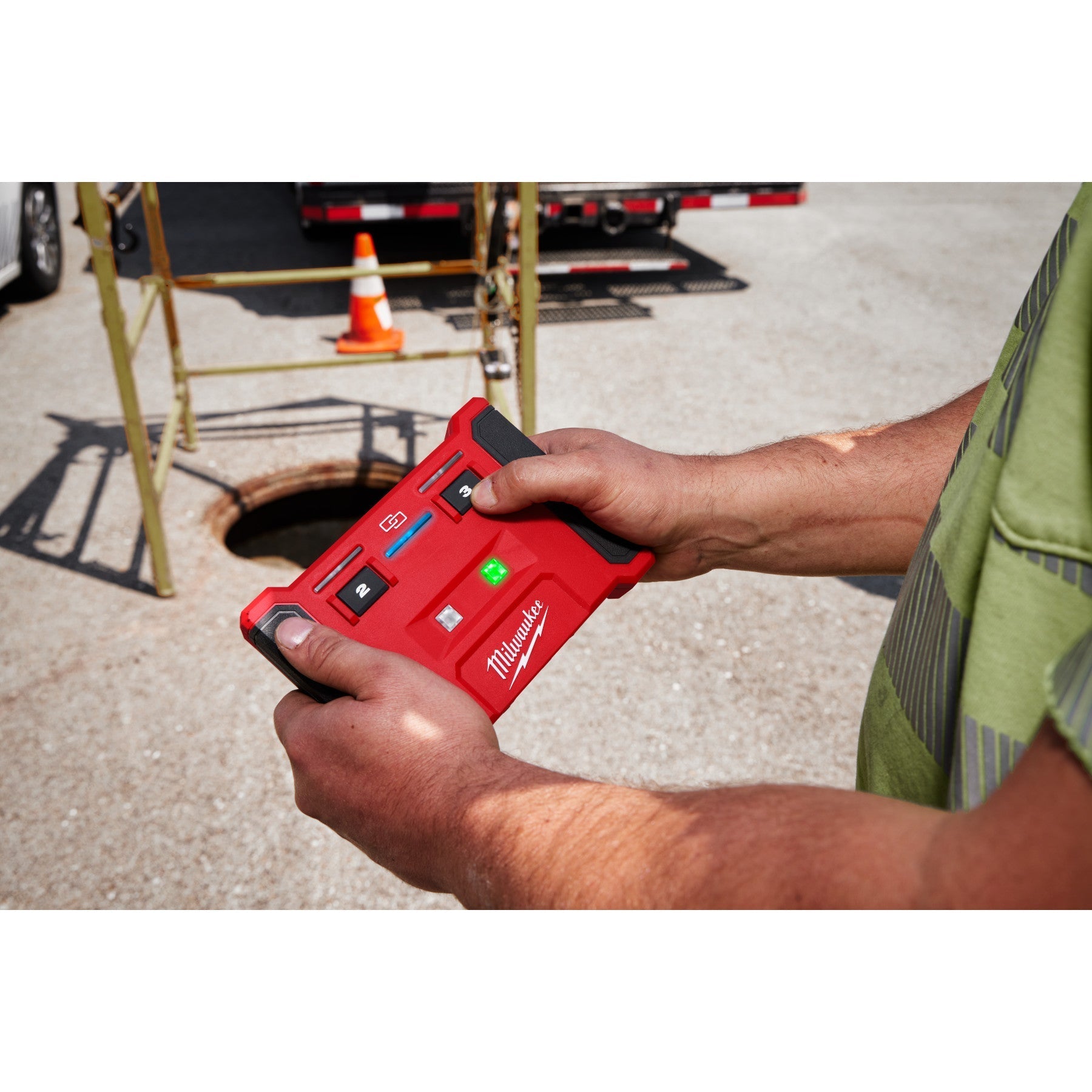 Milwaukee 2875R-21 M18 FORCE LOGIC 5" Underground Cable Cutter Kit with Wireless Remote