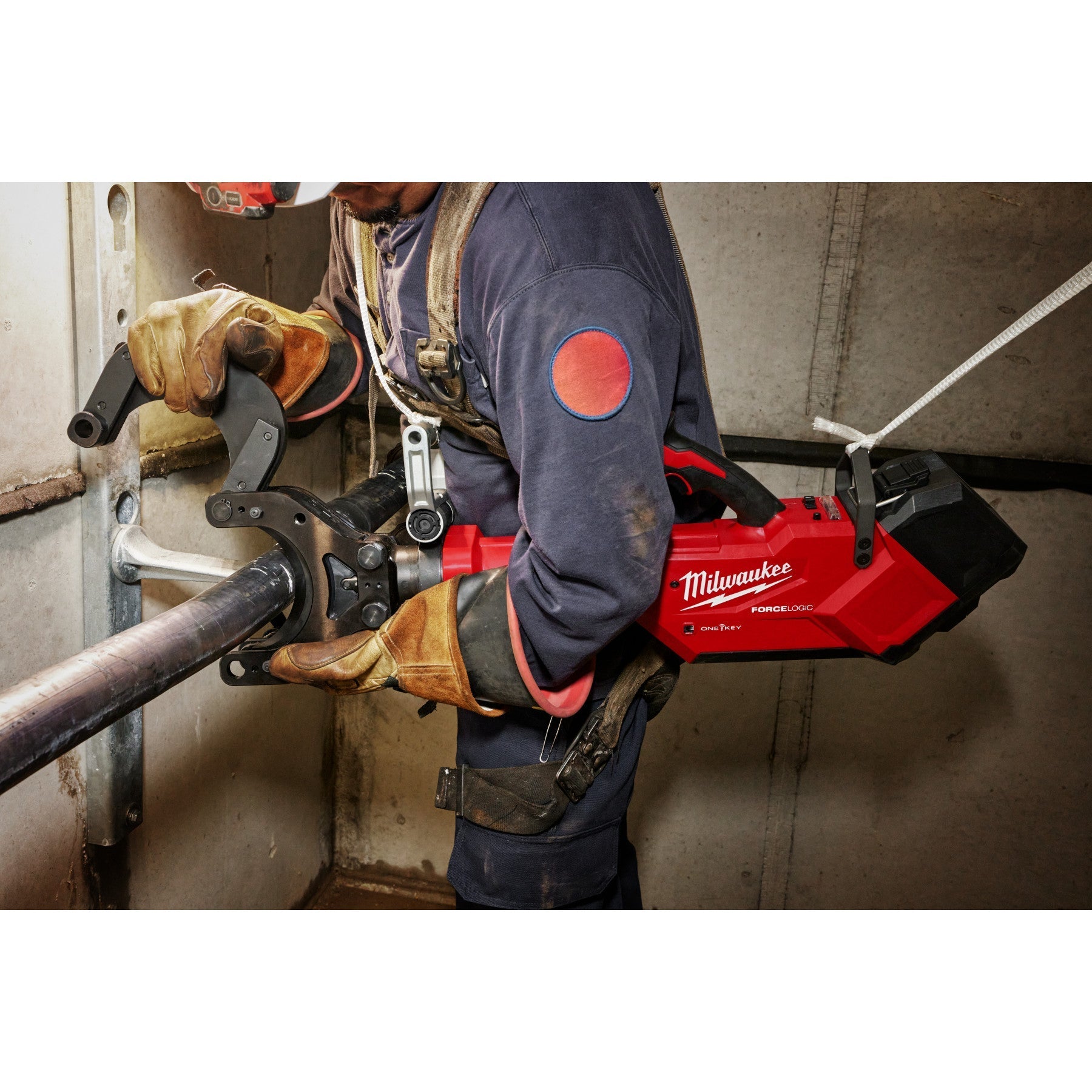 Milwaukee 2875R-21 M18 FORCE LOGIC 5" Underground Cable Cutter Kit with Wireless Remote