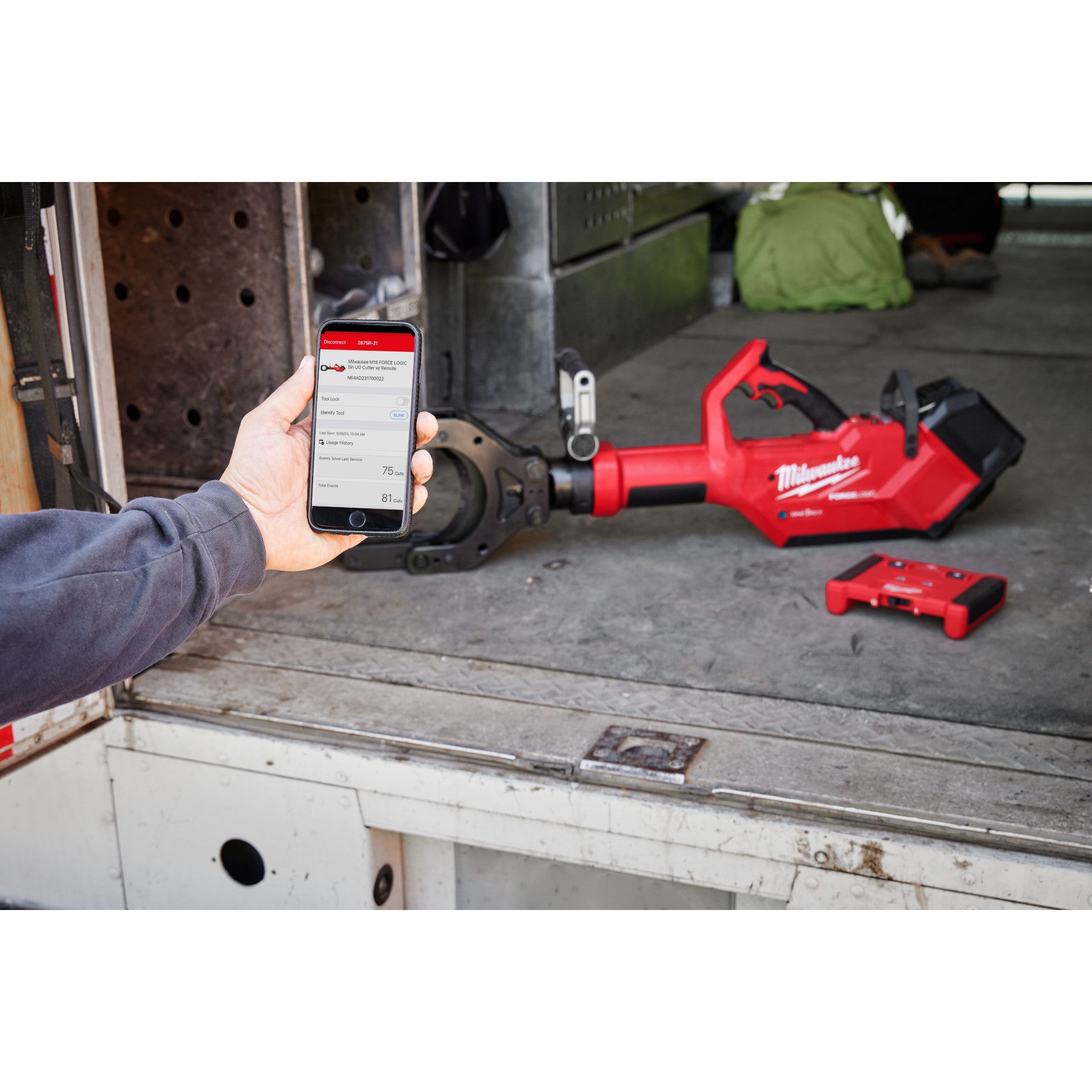 Milwaukee 2875R-21 M18 FORCE LOGIC 5" Underground Cable Cutter Kit with Wireless Remote