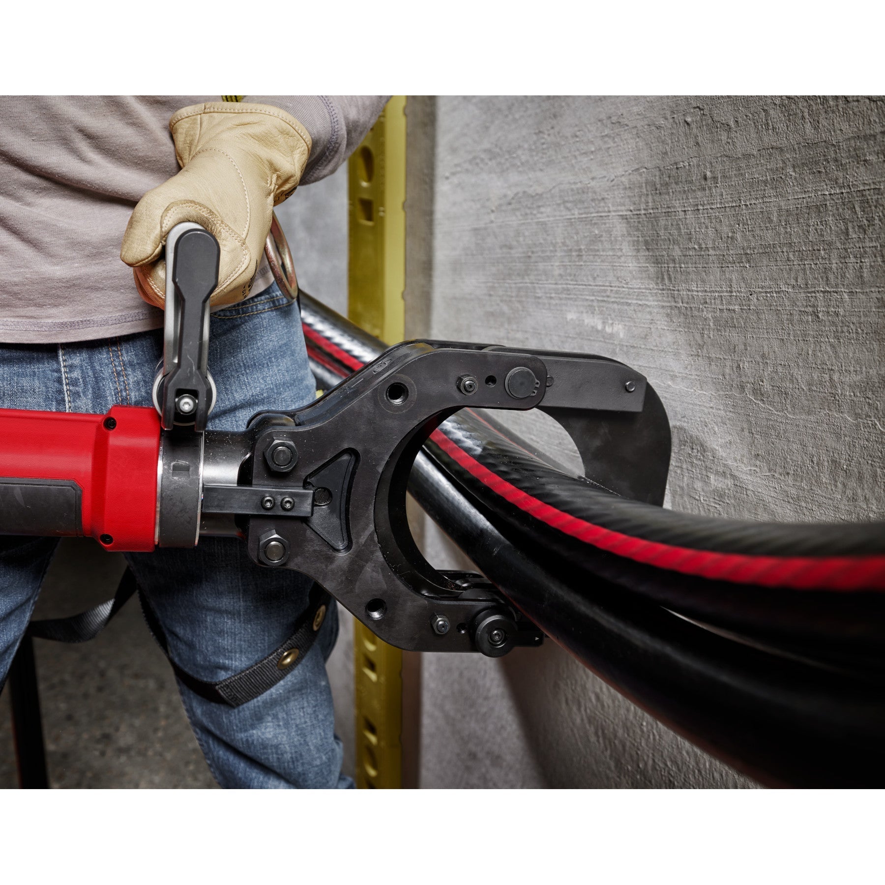 Milwaukee 2875R-21 M18 FORCE LOGIC 5" Underground Cable Cutter Kit with Wireless Remote
