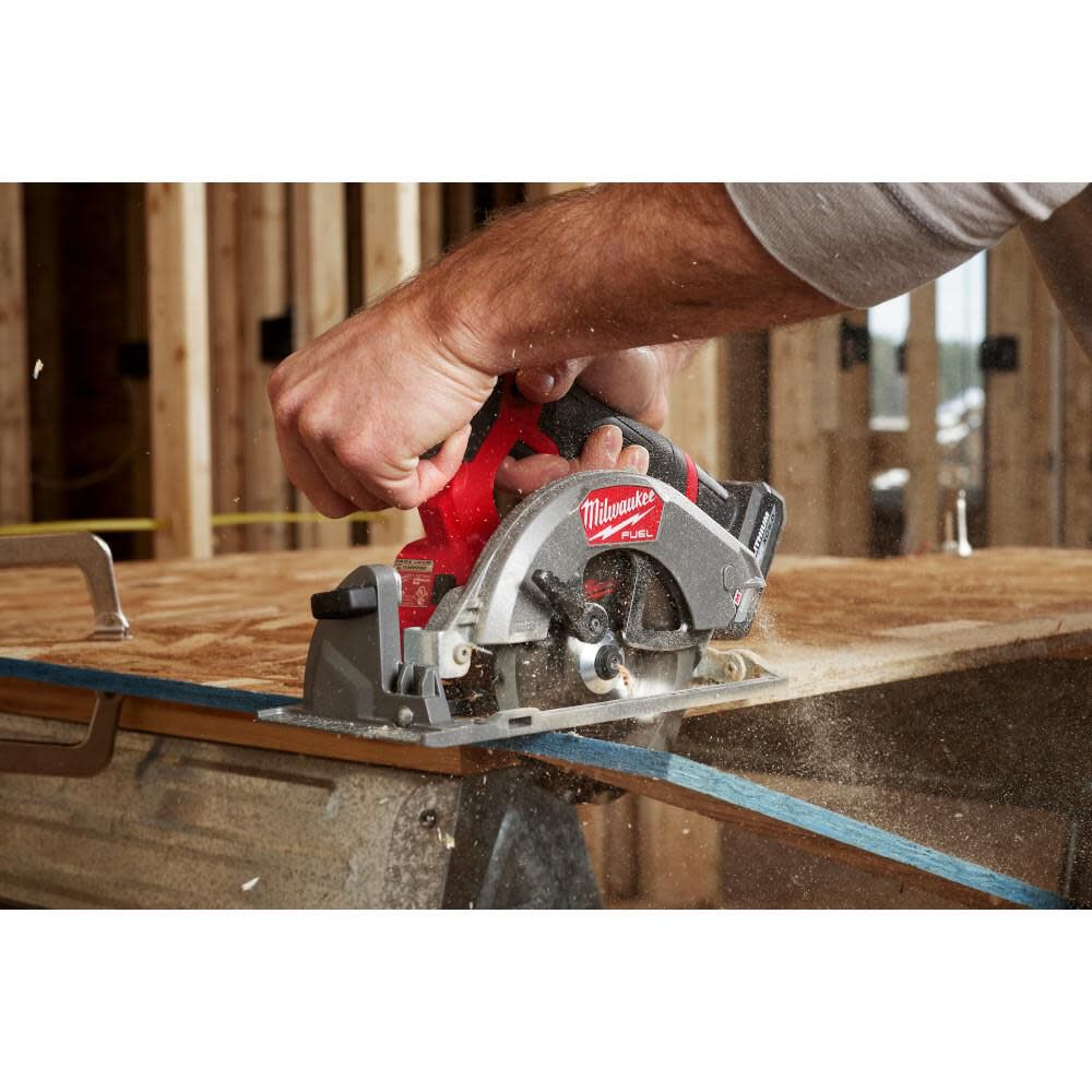 Milwaukee 2521-21HO - M12 FUEL™ 5-3/8” Circular Saw Kit