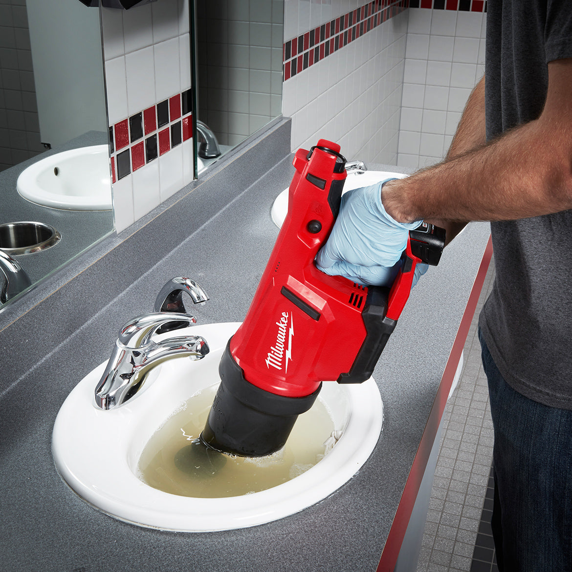 MILWAUKEE 2572B-21 - Milwaukee 2572B-21 M12 AIRSNAKE Drain Cleaning Air Gun Kit (View 4)