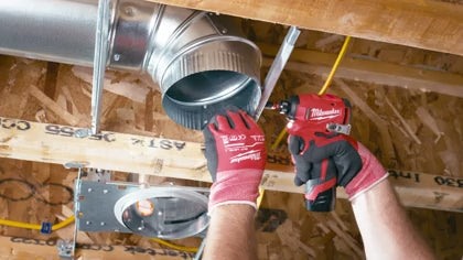 Video laden: Milwaukee 3450-22 M12™ Subcompact Brushless 1/4" Hex Impact Driver Kit - product video