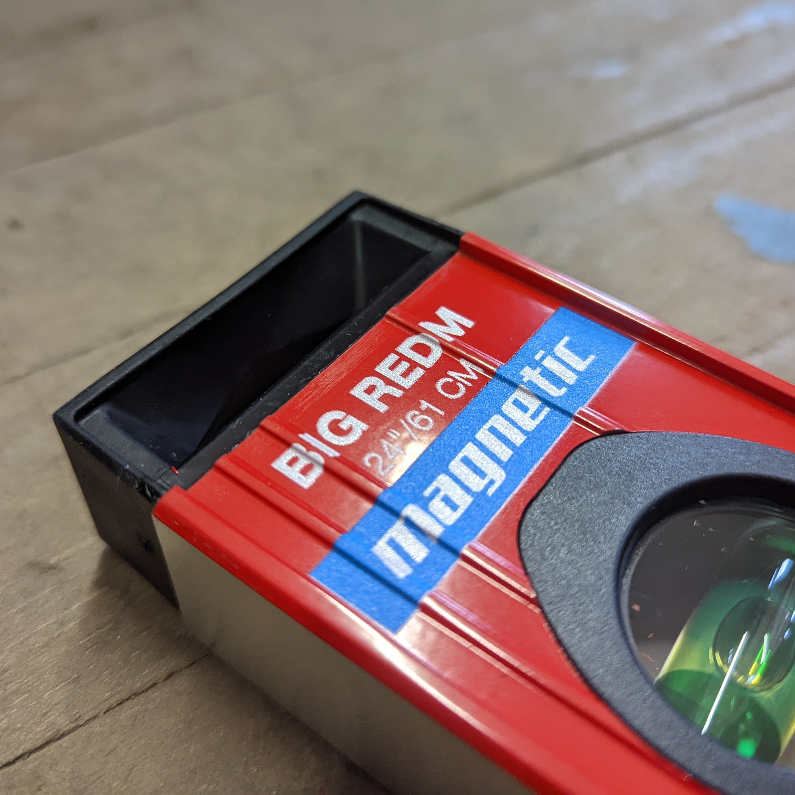 SOLA LSB24LM 24" Big Red Professional Box Profile Spirit Level with Magnetic Base