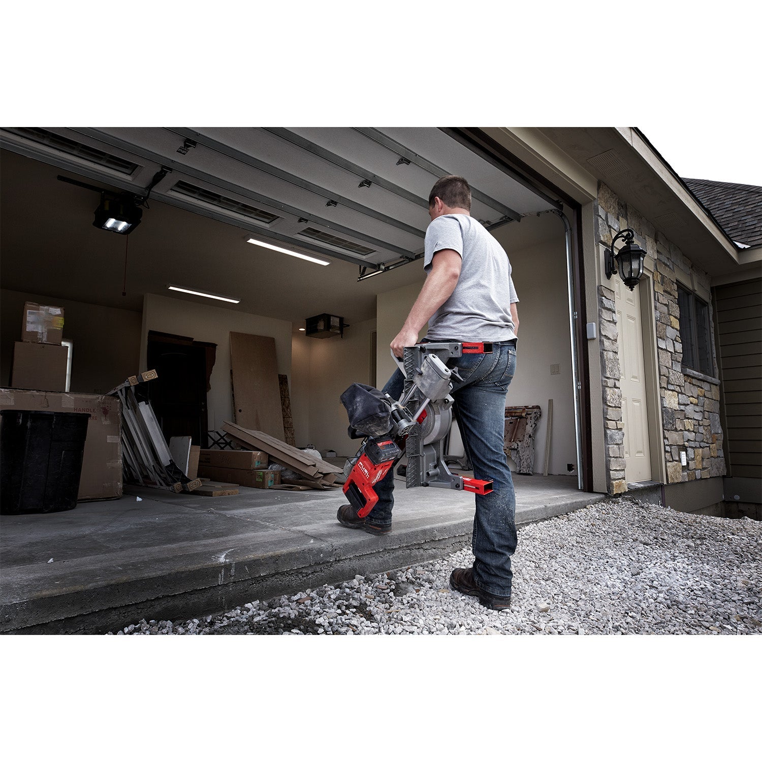 Milwaukee 2733-21 - Scie à onglets combinée coulissante à double biseau M18 FUEL™ de 7-1/4 po