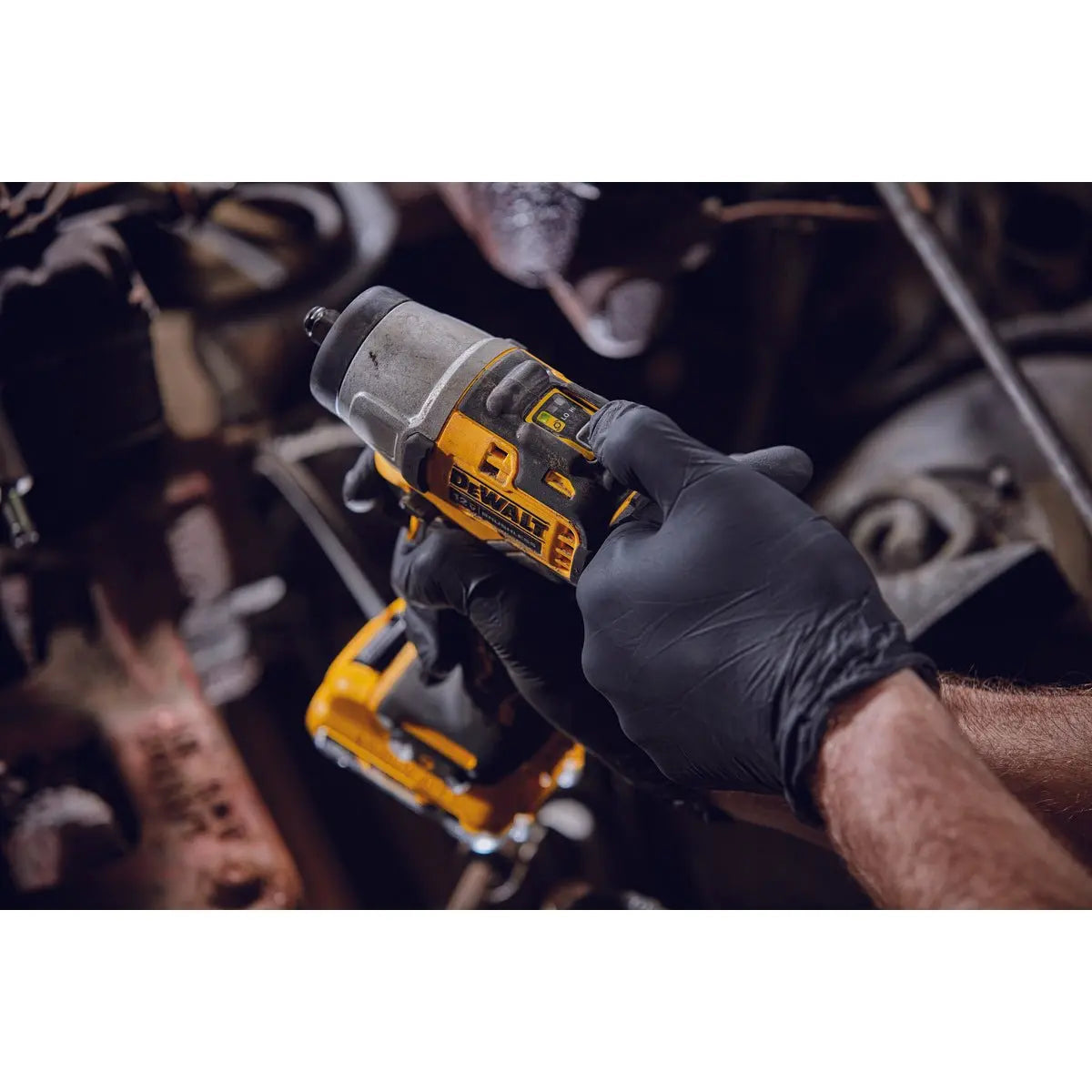 DEWALT DCF902B-12V MAX* XTREME Cordless Brushless 3/8 in Impact Wrench Kit (1) Lithium Ion Battery with Charger - Wise Line Tools