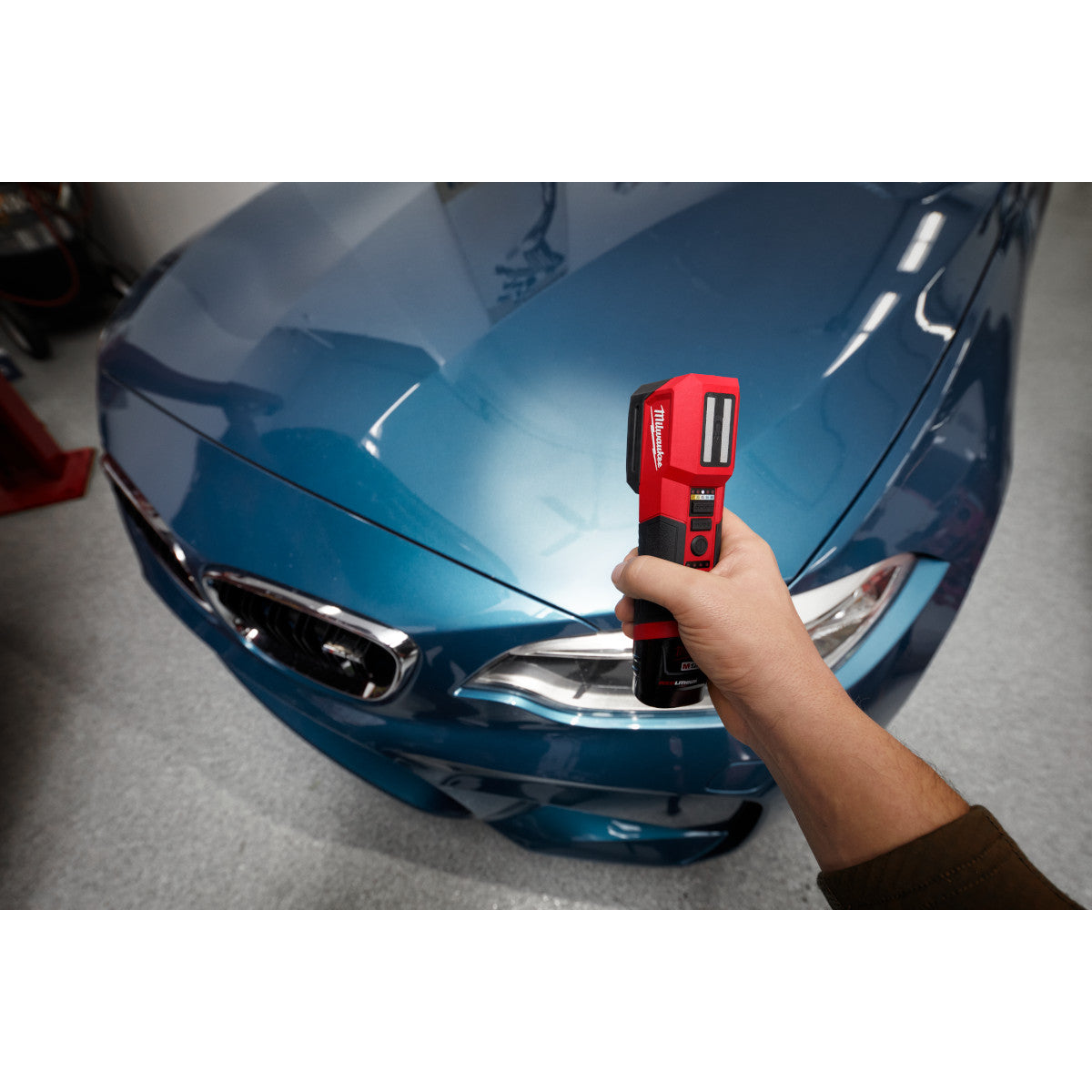 Milwaukee 2127-20 - M12™ Paint and Detailing Color Match Light