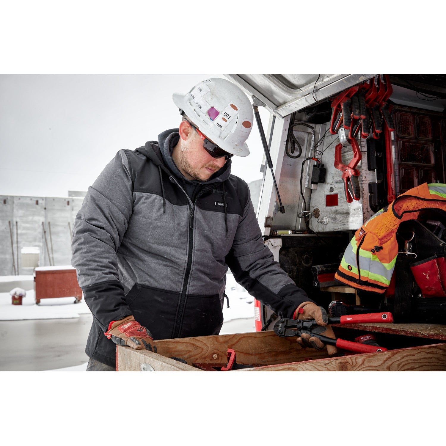 Milwaukee 205G-21M - Ensemble veste à capuche chauffante M12™ AXIS™ Gris M