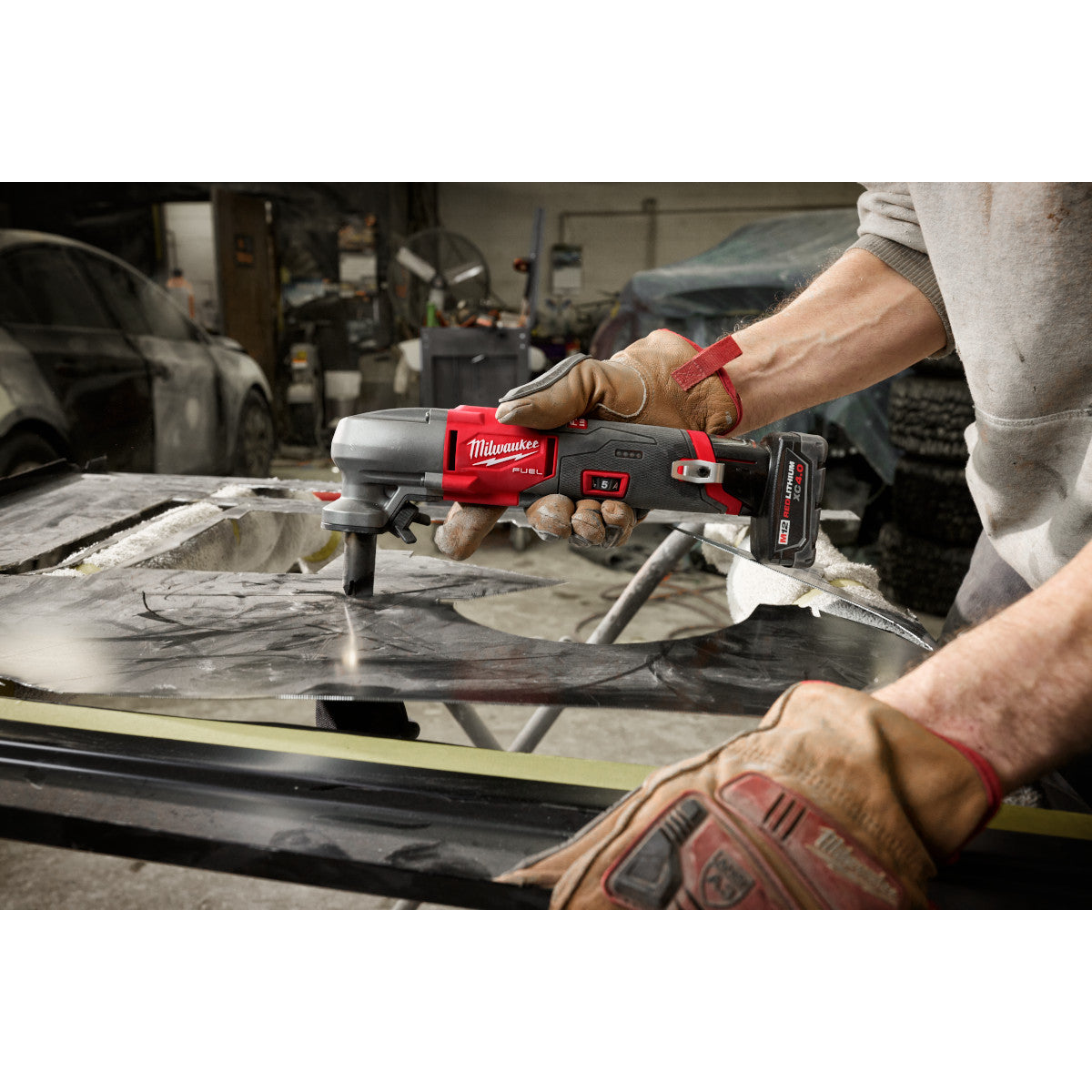 Milwaukee 2476-20 - M12 FUEL™ 16 Gauge Knabber mit variabler Geschwindigkeit