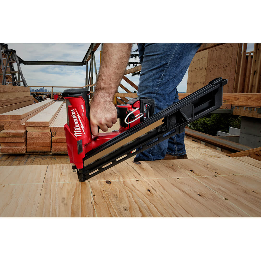 Milwaukee 2745-21 - M18 FUEL™ 30 Degree Framing Nailer Kit