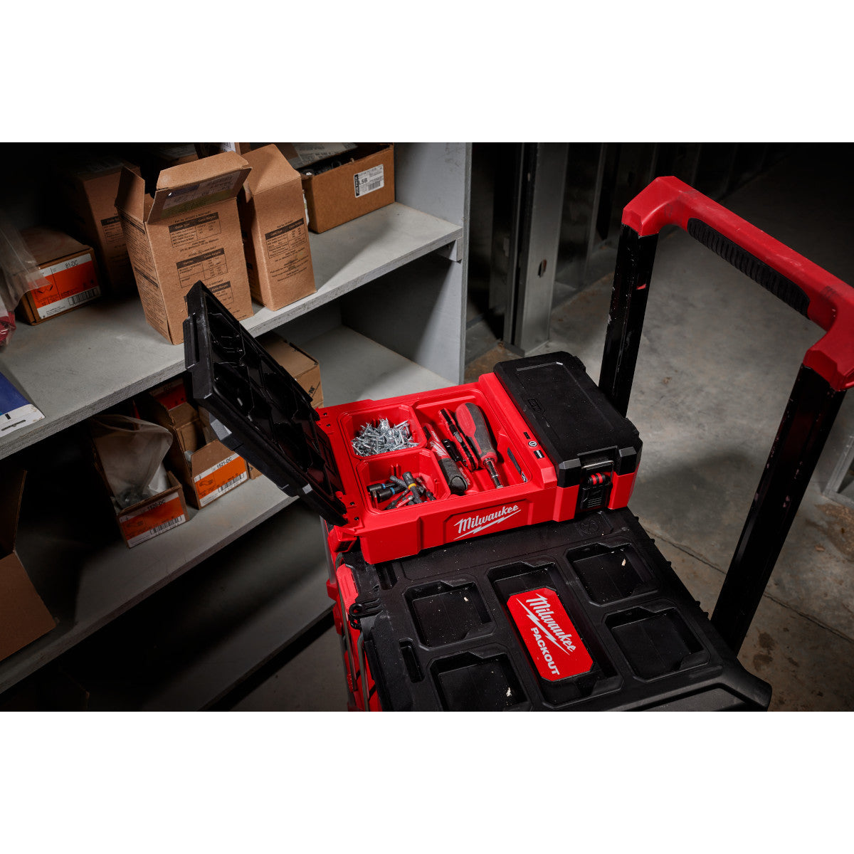 Projecteur Milwaukee 2356-20 - M12™ PACKOUT™ avec chargement USB